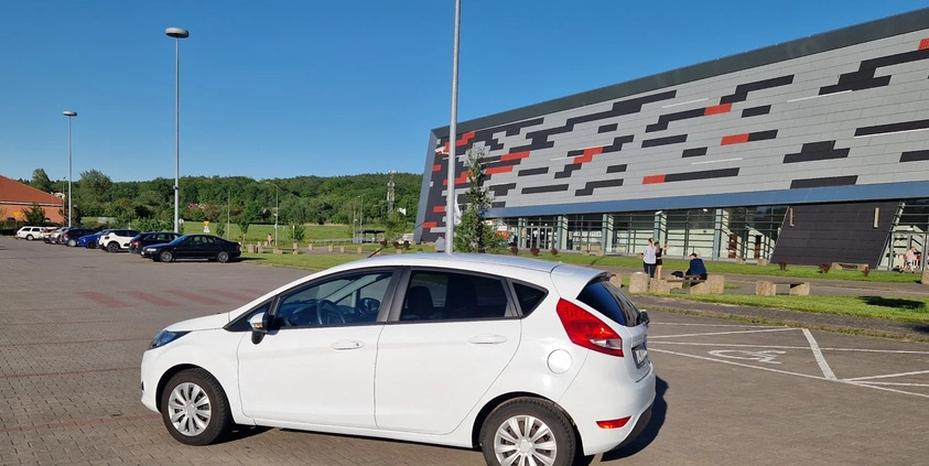 Ford Fiesta cena 19000 przebieg: 132075, rok produkcji 2009 z Koszalin małe 172